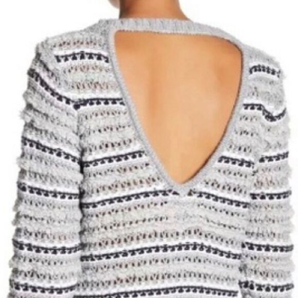 NWT Chaser Gray Fringed Triangle Back Sweater SZ M - Picture 3 of 9